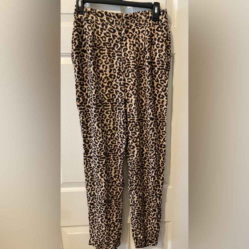Cotton on pleaded leopard pants.